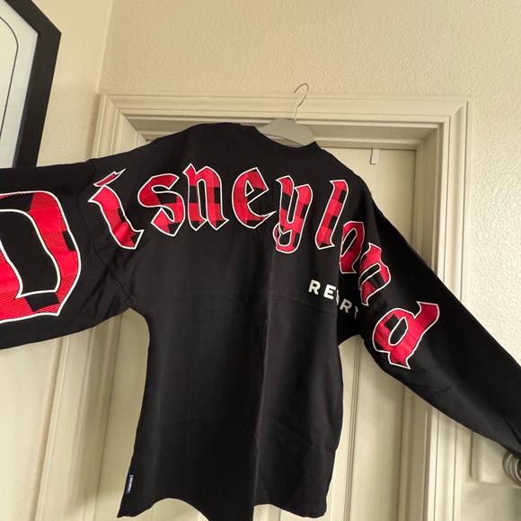 Disney Parks Disneyland Christmas Spirit Jersey like new worn once - Picture 5 of 8